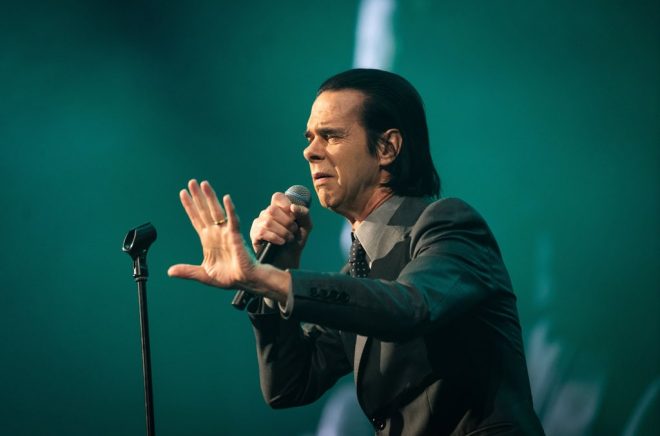 Nick Cave med sitt band the Bad Seeds under en konsert i Oslo förra året. Arkivbild: Emilie Holtet/NTB/TT.