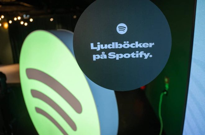 I november lanserade Spotify sin ljudbokstjänst i Sverige. I vår börjar strömningstjänsten sälja fysiska böcker i Storbritannien och USA. Arkivbild: Fredrik Sandberg/TT.