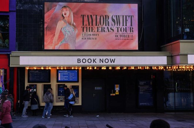 Taylow Swift kommer till Stockholm med The Eras Tour som krockar med Stockholms bokhelg. Världsturnén har även passerar Storbritannien (bilden). Foto: iStock.