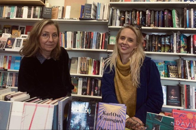 Therese Göransson och Nicci Herrero driver Gnesta bokhandel och är några av de som ligger bakom Gnesta bokdagar. Bild: Pressbild