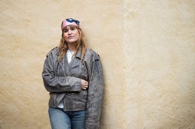 Författaren Tone Schunnesson ska svara på lyssnarnas existentiella frågor. Foto: Fredrik Sandberg/TT