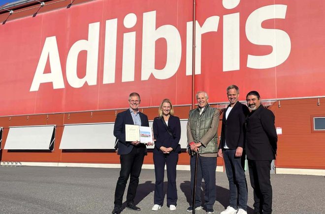 Adlibris satsning på automatisering. Från vänster: Morgongåva Företagsparks vd Henrik Lindley, Adlibris CFO Marika Lerclercq, Finansman Anders Wall, Adlibris vd Jonas Karlen samt Adlibris logistikchef Mazen Saghir. Fotograf: Morgongåva Företagspark
