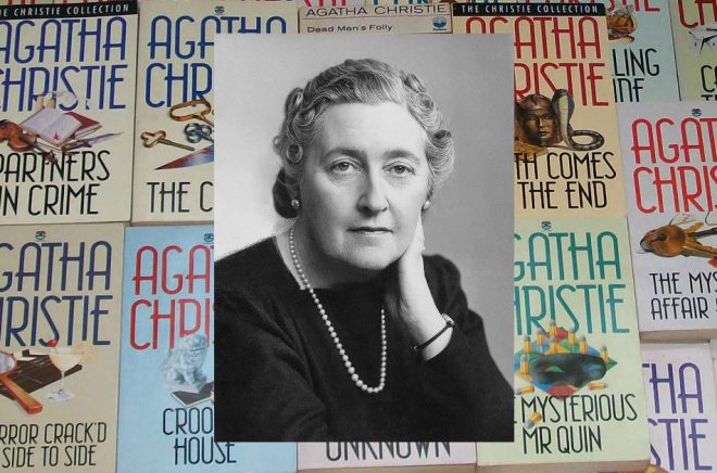 Agatha Christies böcker (på engelska) har getts ut exklusivt av HarperCollins i snart ett århundrade. Bakgrund: Flickr/loulrc. Porträtt Agatha Christie: Wikimedia Commons