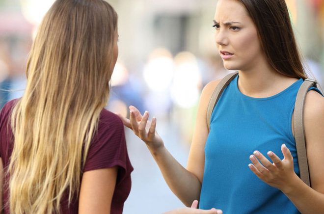 Judie Böcker och hennes kompis gick på aprilskämtet och begav sig till Friends Arena idag, den 1 april. Foto: iStock. (Personerna på bilden har inget med artikeln att göra)