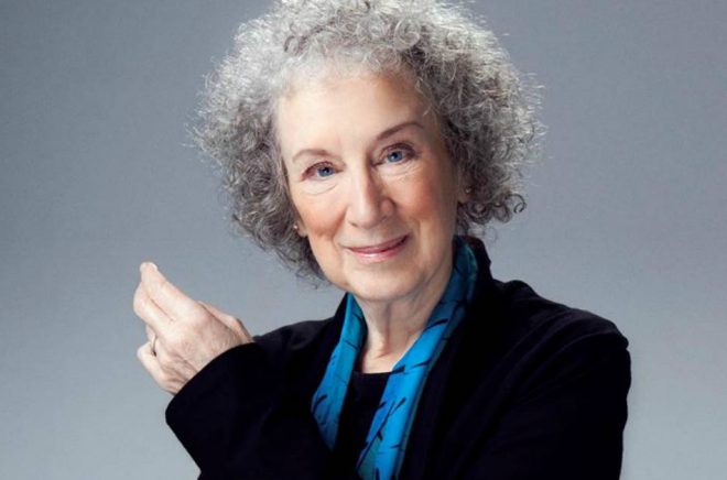 Margaret Atwood toppar listan över de bäst säljande litterära författarna i Storbritannien 2017, med nästan 400 000 sålda böcker. Foto: Jean Malek