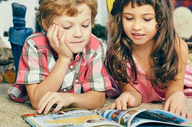 För 30 år sedan var det vanligt med 160 sidor långa barnböcker för åldern 8-12 år i USA. Sedan kom Harry Potter-febern och förlagen insåg att barnen kunde läsa betydligt tjockare böcker. Men de senaste åren sneglar förlagen åter mot smalare böcker med färre sidor – samt mot rikt illustrerade böcker som Dagbok för alla mina fans, Kalsongmannen och liknande men även renodlade grafiska romaner. Foto: iStock.