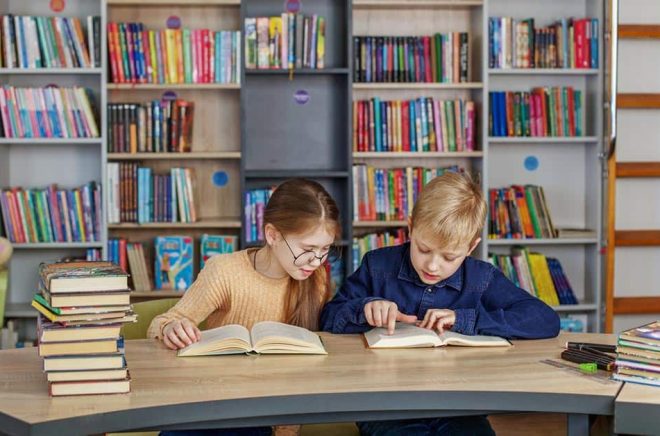 Biblioteksersättningen höjs med 8 öre per år för 2024 och 2025. Foto: iStock.