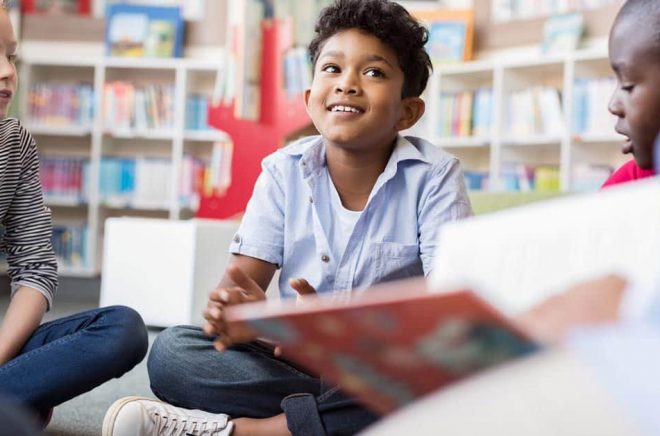 Populära författare av barnböcker ligger i topp när det gäller utlåning på svenska folk- och skolbibliotek under 2019. Foto: iStock.