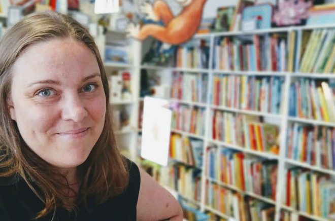 I september 2021 öppnar Emma Ström den fristående barnbokhandeln Lilla Bokskåpet i Göteborg. Foto: Pressbild/Bokskåpet