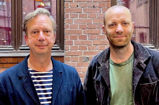 Författaren Torbjörn Flygt och skådespelaren Erik Borgeke. Pressbild: Malmö stadsteater.