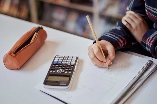 Gleerups köper Konvergentas läromedel. En viktig del i förvärvet är formelsamlingen Formler & tabeller i fysik, matematik & kemi, som är en av Sveriges mest sålda inom sitt område. Samlingen ansluter väl till ämnesplanerna enligt Gy25 och innehåller samtliga formler och tabeller som kan behövas i gymnasieämnena matematik, fysik och kemi. Pressbild.