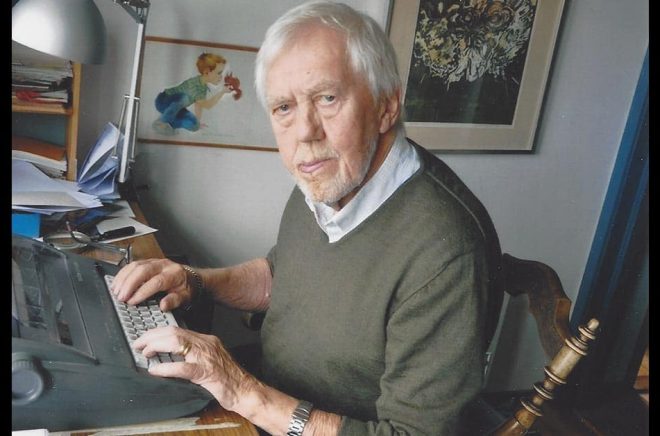 Hans Peterson, en av Sveriges mest lästa barn- och ungdomsförfattare. Han dog den 16 augusti 2022. Pressbild.