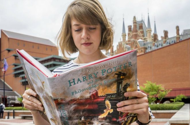 Utställningen Harry Potter: A History of Magic på The British Library har stängt sina fysiska portar och flyttar istället ut på nätet. Foto: Tony Antoniou/The British Library