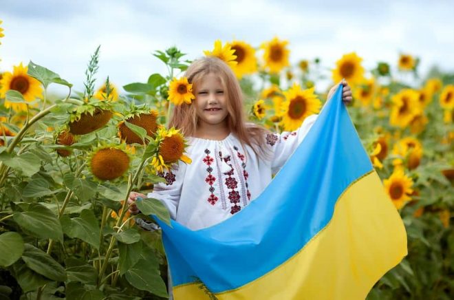 Flera nya initiativ tillgängliggör barnböcker på ukrainska. Foto: Istock
