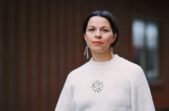 Elin Anna Labba, författare till den prisade historiska boken Herrarna satte oss hit. Foto: Hugo Thambert