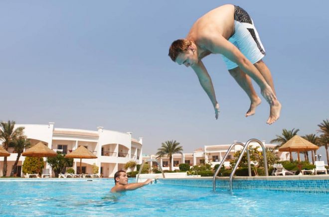Vilken poolstrategi har du i sommar? Foto: iStock.