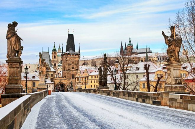 Karlsbron i Prag. Foto: iStock