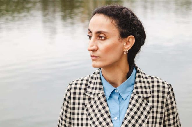 Sorin Masifi är en av fem poeter som belönas med ett stipendium på 35 000 kr. Foto: Sebastian Lönnlöv.