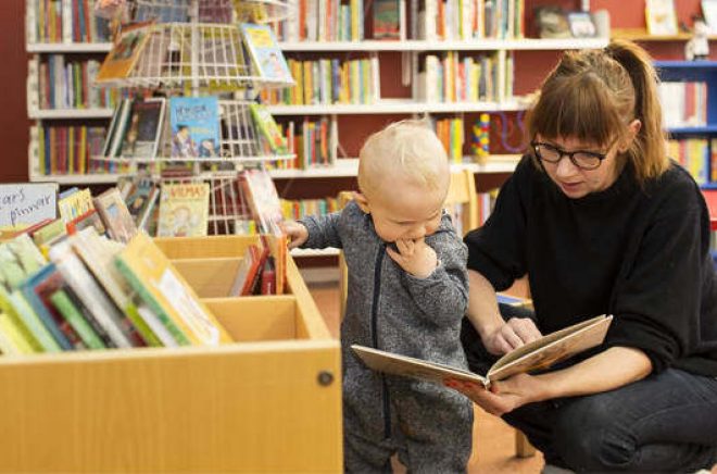 Genom projektet Språkstegen samverkar bibliotek och barnhälsovård i Blekinge och Kronobergs län för förbättrad språkinlärning.  Foto: Anna Nordström